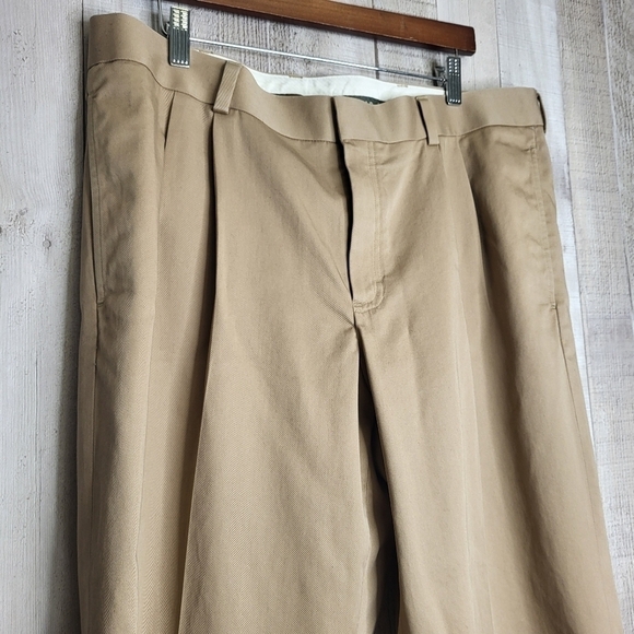L.L Bean Dress Pants. 100% Cotton. Size 37. Item # 0KGD4 - Picture 2 of 11